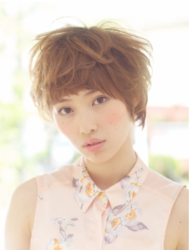 ナチュラルショートヘア