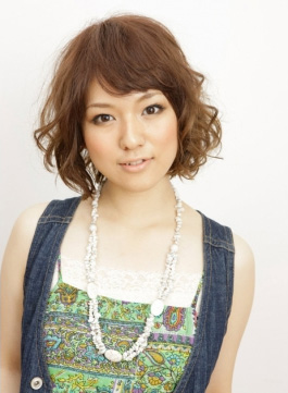 軽快に揺れ動く 強めウェーブで元気よく☆