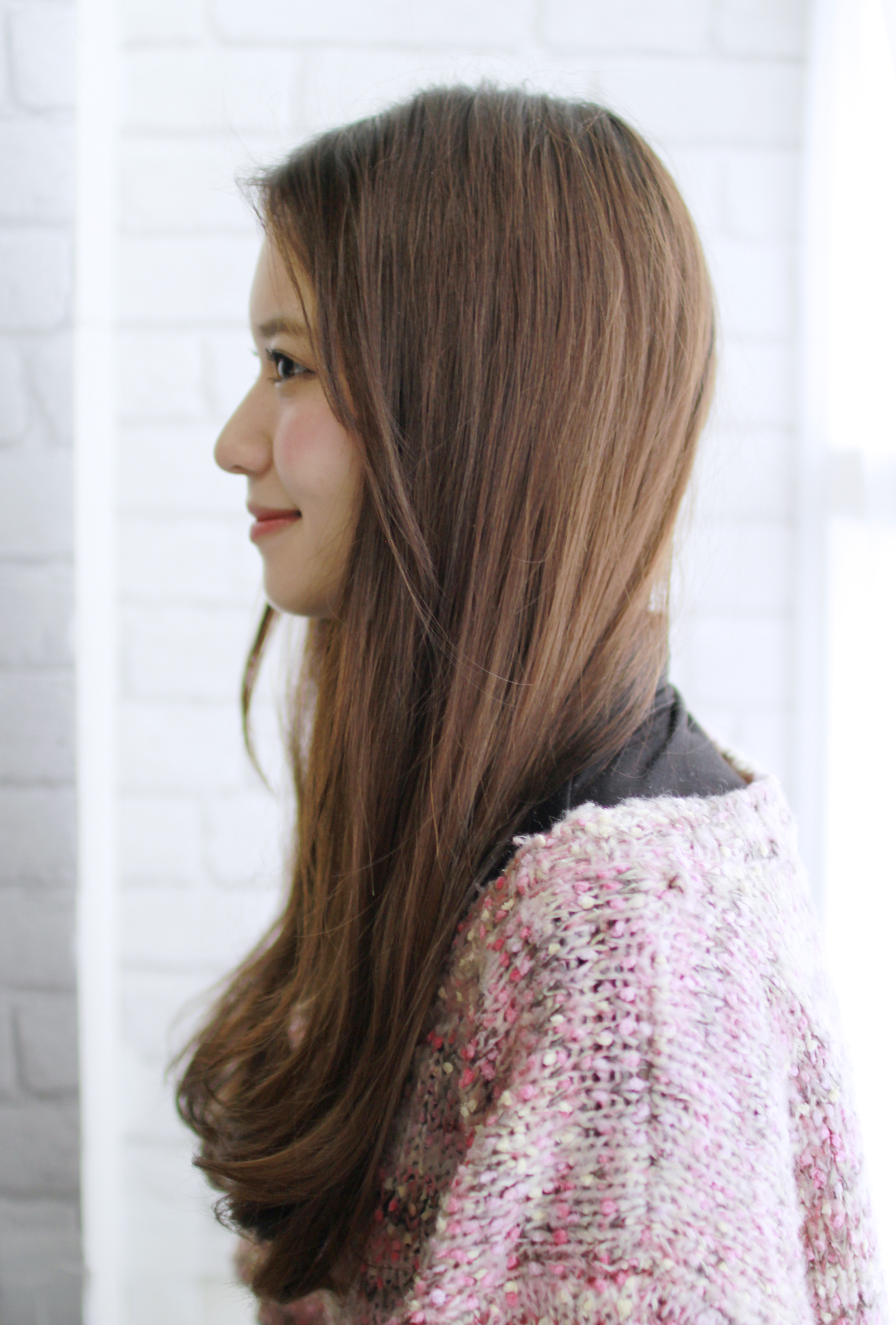 ゆるナチュラルストレート。柔らかい髪の質感を引き出したナチュラルストレートです。乾かしただけでスタイルが決まるので、お手入れ簡単ヘアースタイルです。